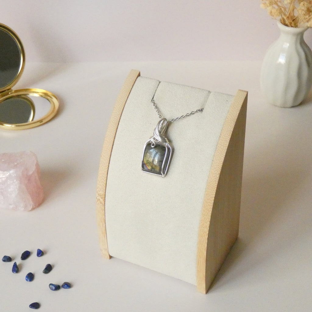 Pendentif en labradorite 3,4 cm bijou artisanal