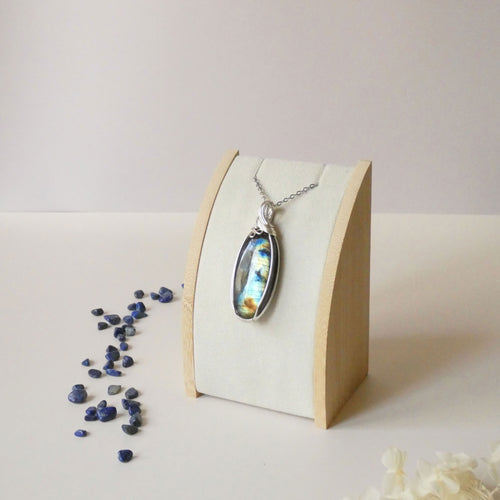 Pendentif en labradorite bleue 5,8 cm bijou artisanal