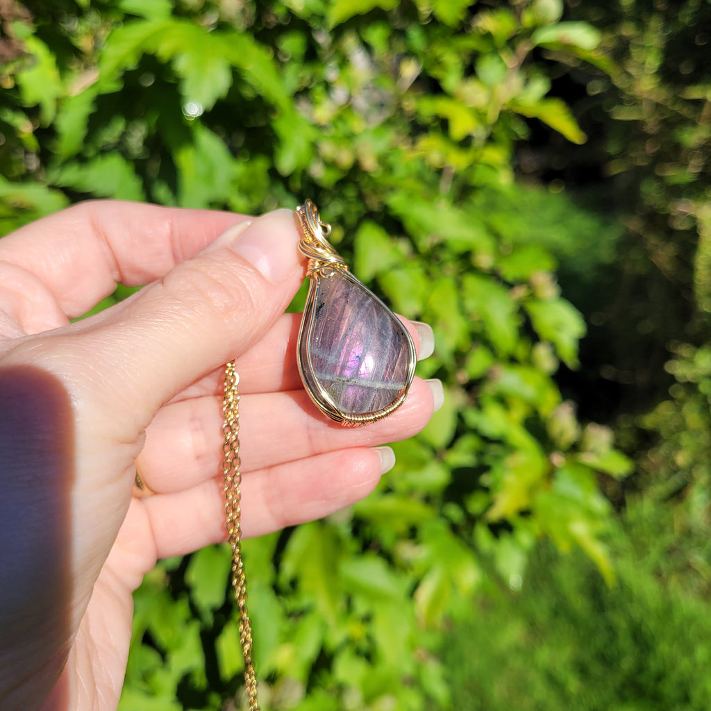 Pendentif en labradorite violette 4,7 cm bijou artisanal