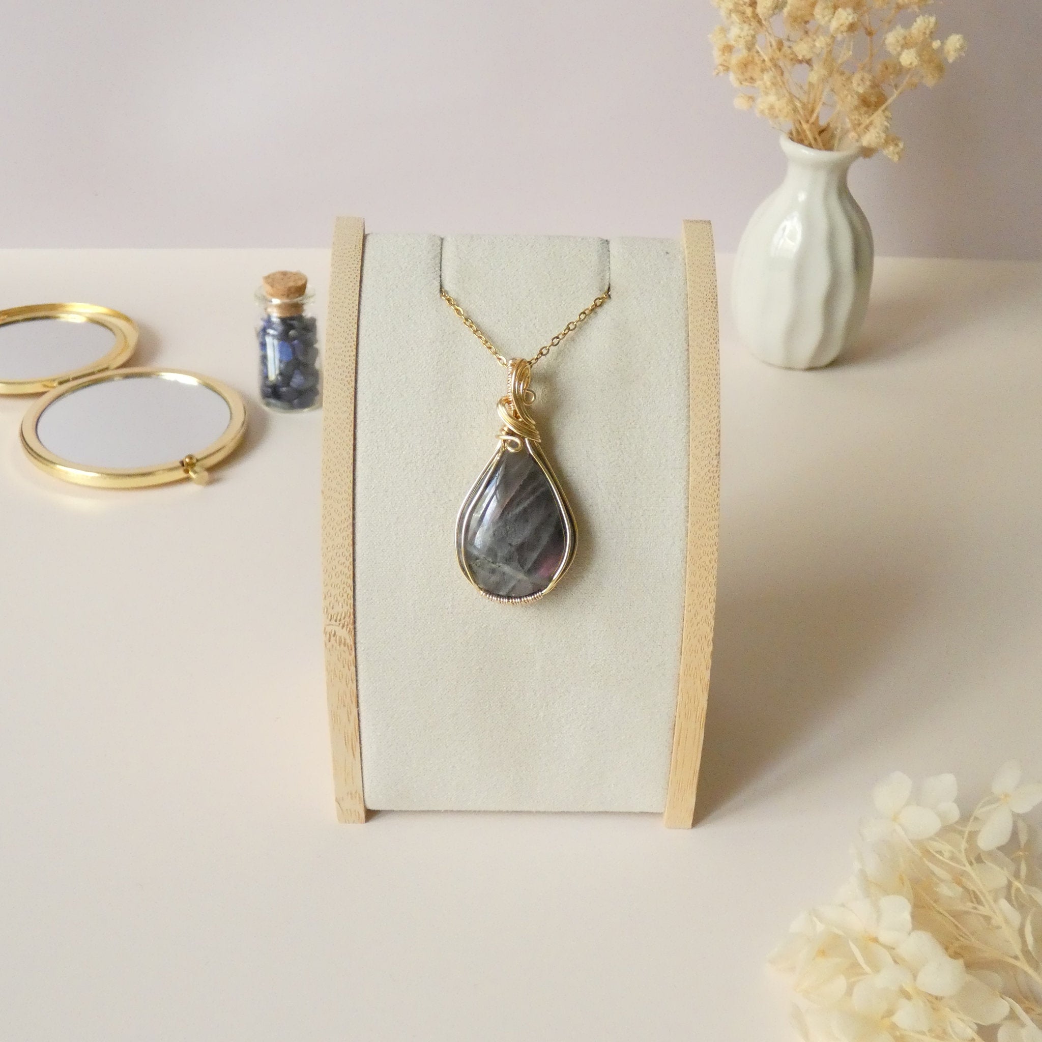 Pendentif en labradorite violette 4,7 cm bijou artisanal