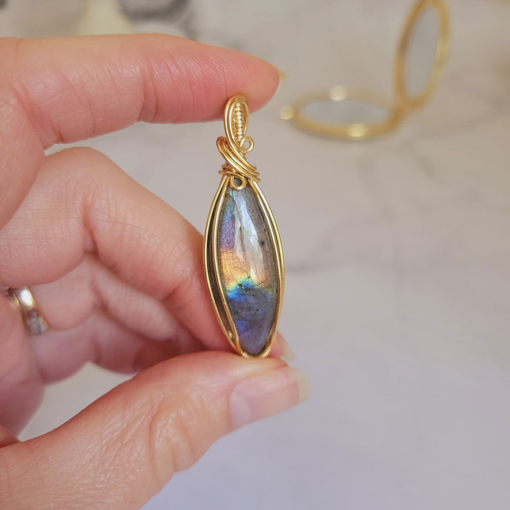 Pendentif en labradorite 4,9 cm bijou artisanal