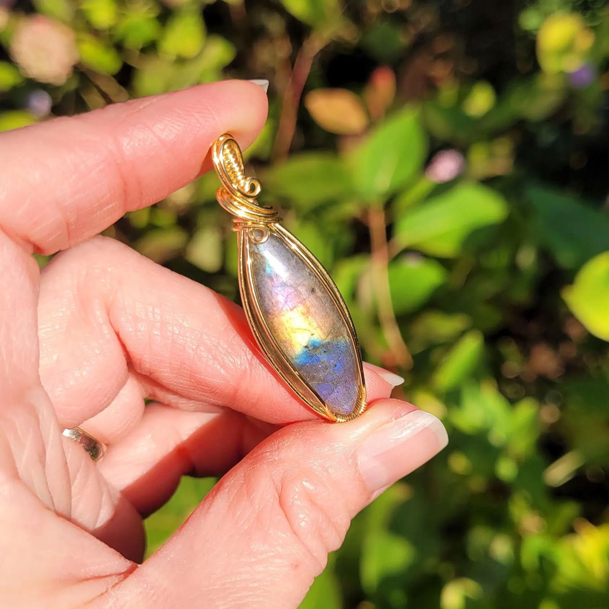 Pendentif en labradorite 4,9 cm bijou artisanal