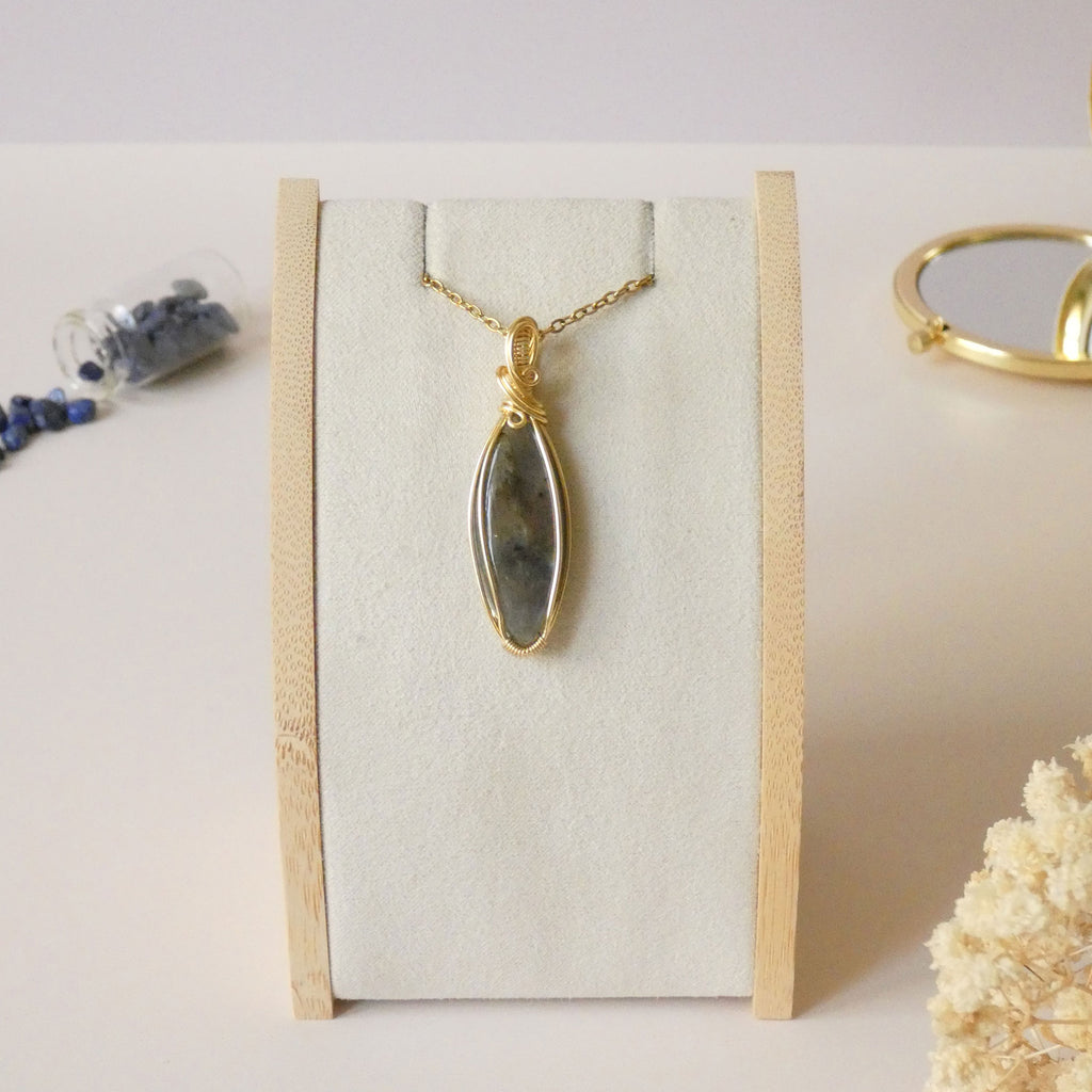 Pendentif en labradorite 4,9 cm bijou artisanal