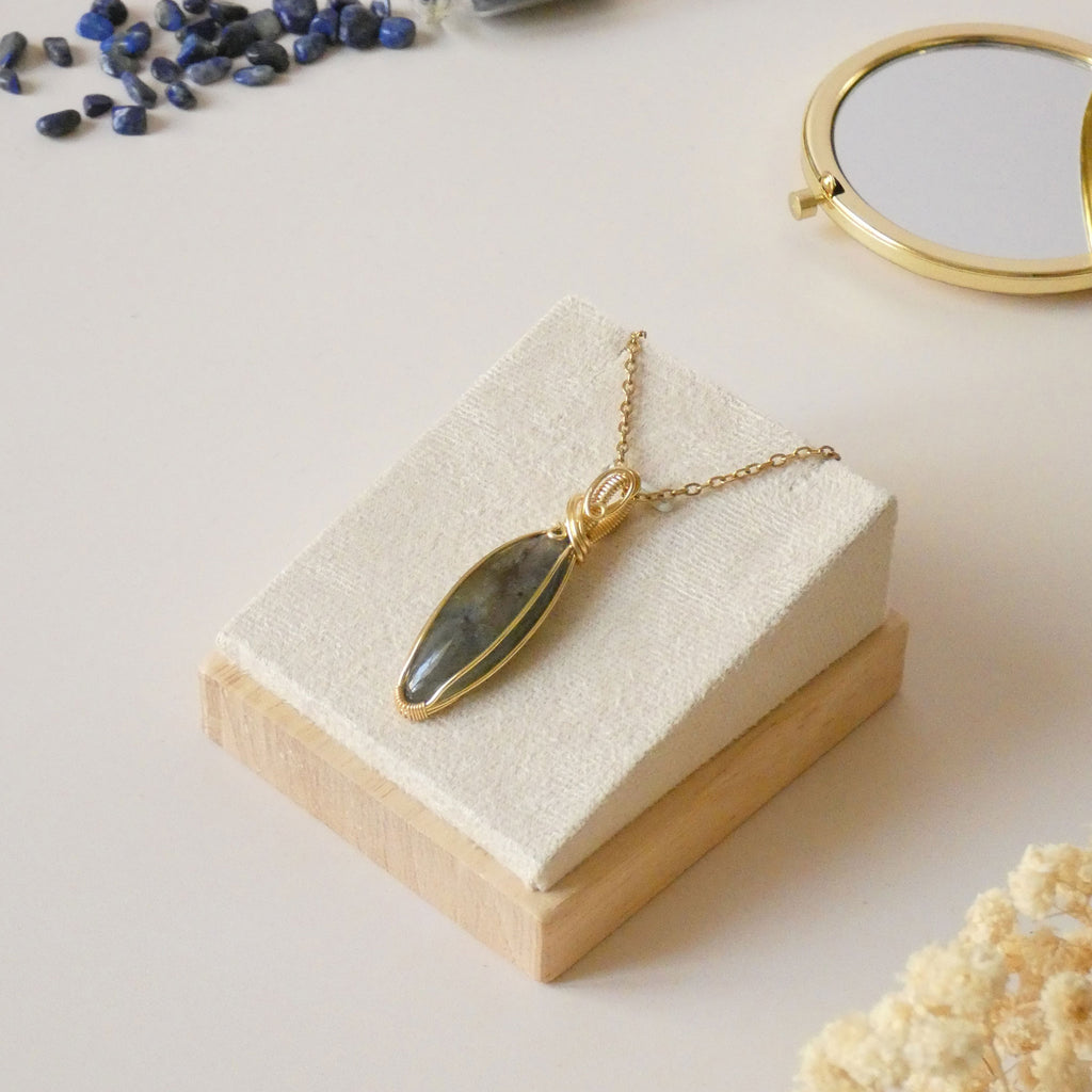 Pendentif en labradorite 4,9 cm bijou artisanal