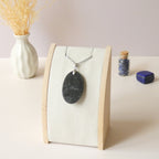 Pendentif en larvikite bélière argentée – 4 cm - Bijou artisanal pierre naturelle