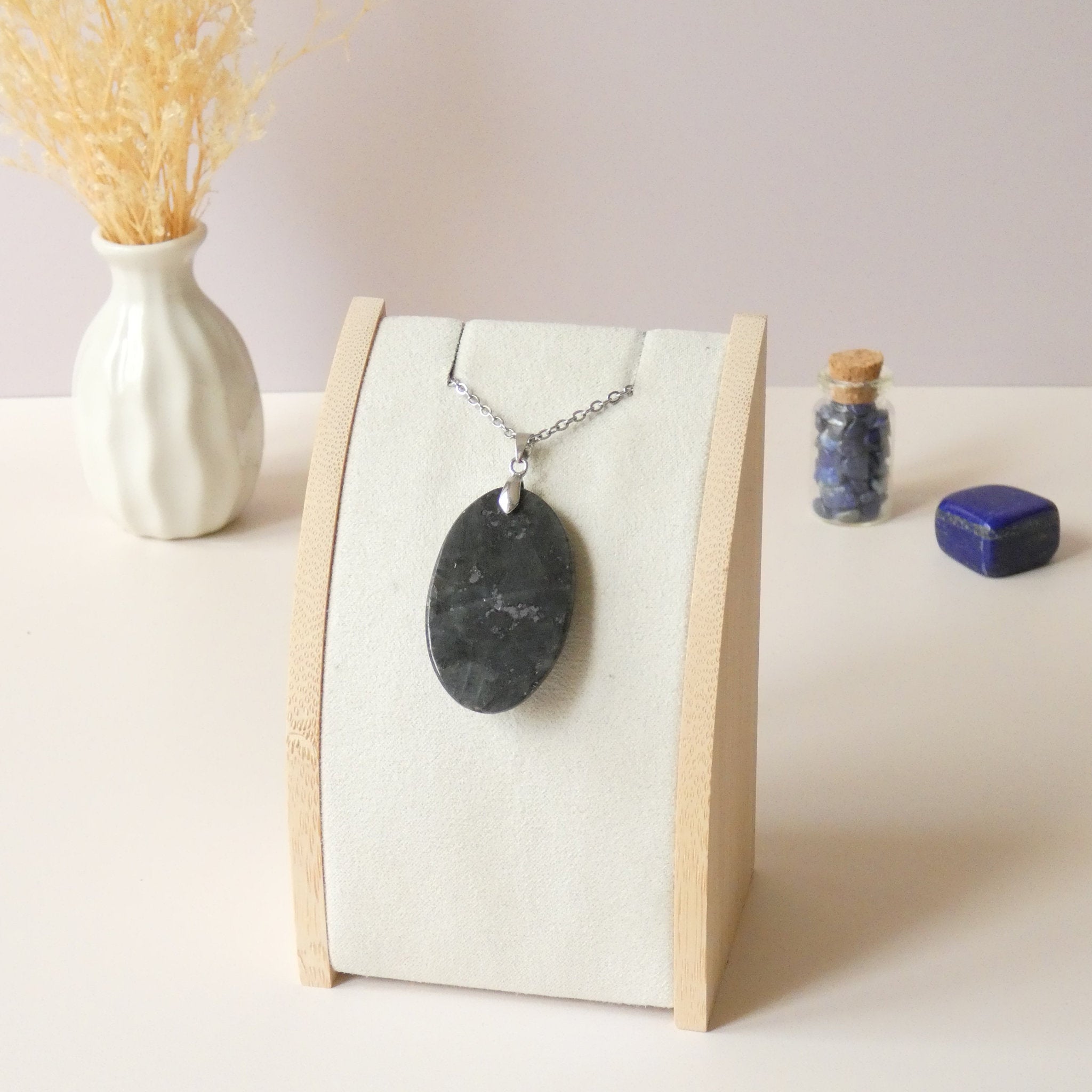 Pendentif en larvikite bélière argentée – 4 cm - Bijou artisanal pierre naturelle