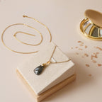 Pendentif en labradorite bélière dorée – 2,1 cm