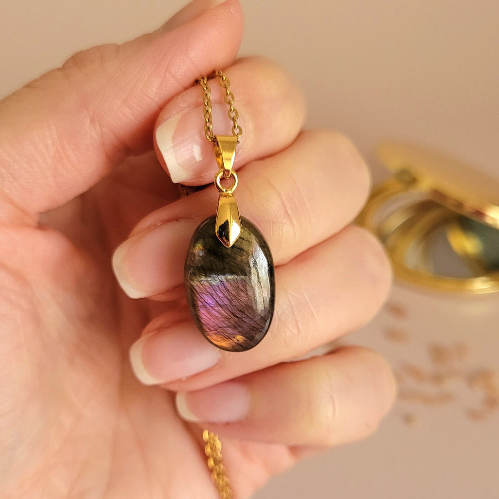 Pendentif en labradorite bélière dorée – 2,1 cm