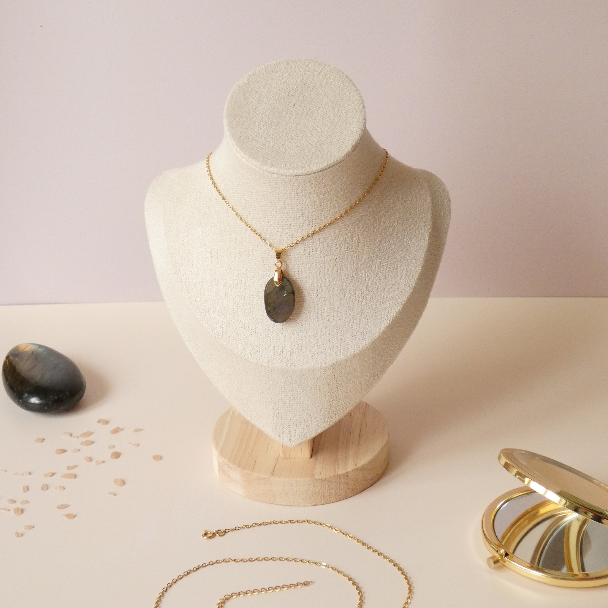 Pendentif en labradorite bélière dorée – 2,1 cm