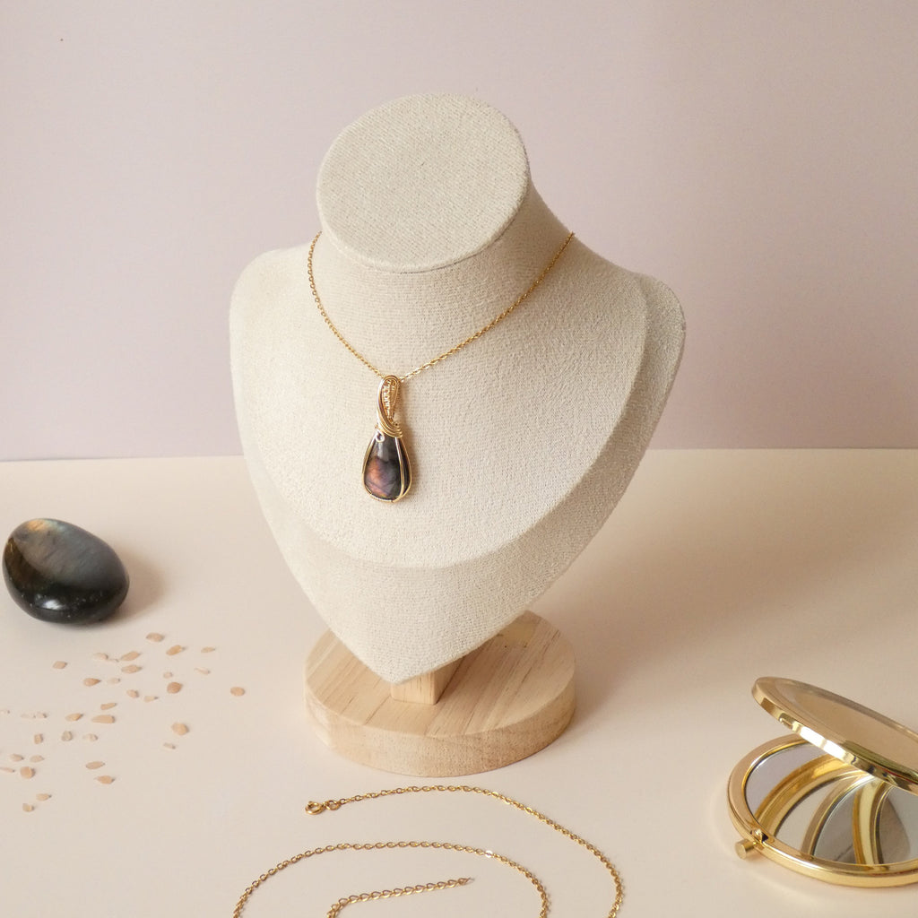 Pendentif en labradorite – 3,7 cm – Wire wrapping doré