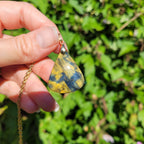 Pendentif en nellite piétersite bélière dorée – 3,1 cm