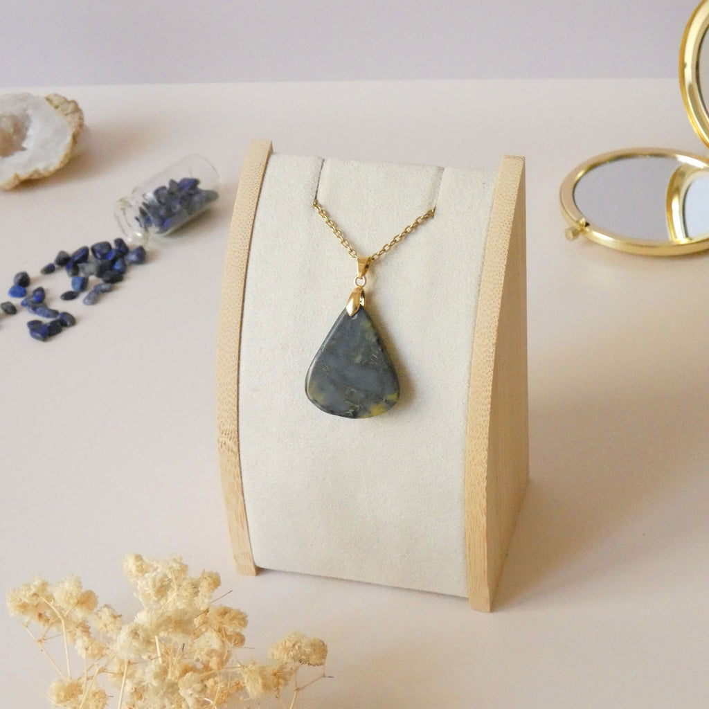 Pendentif en nellite piétersite bélière dorée – 3,1 cm