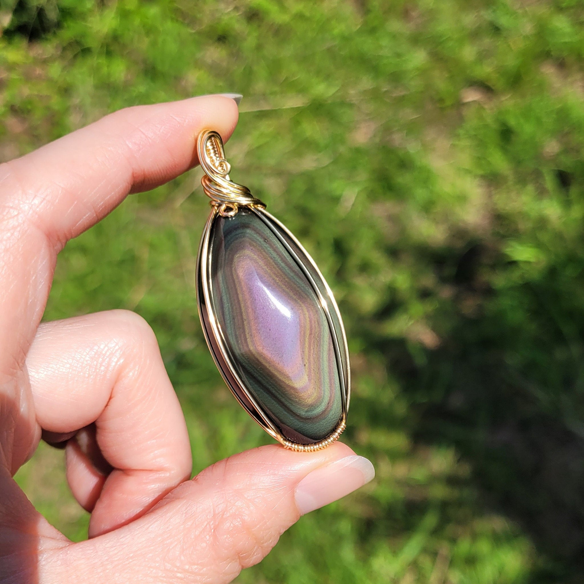 Grand pendentif obsidienne oeil céleste 6,2 cm wire wrapping doré