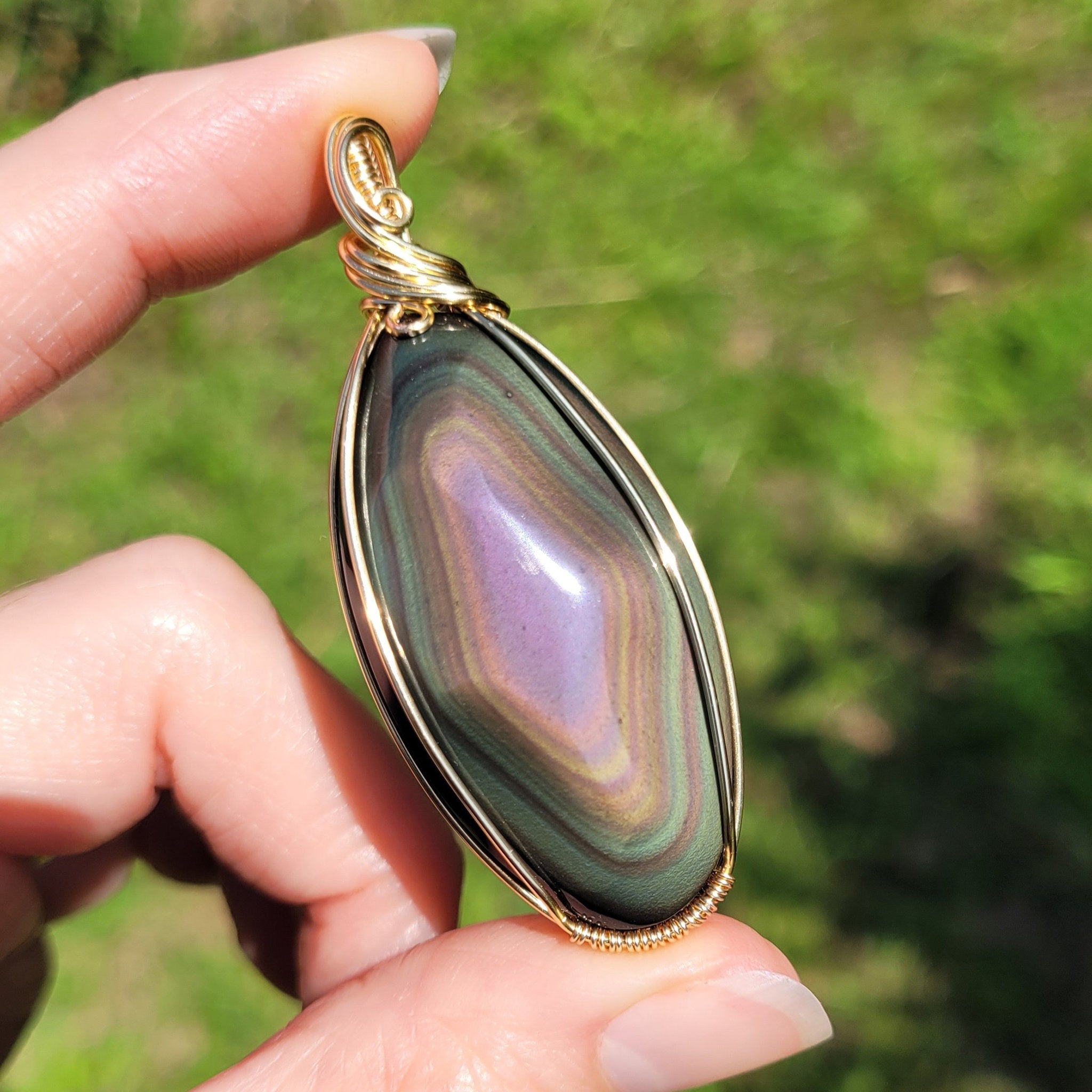 Grand pendentif obsidienne oeil céleste 6,2 cm wire wrapping doré