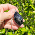 Pendentif en obsidienne argentée – 5,1 cm