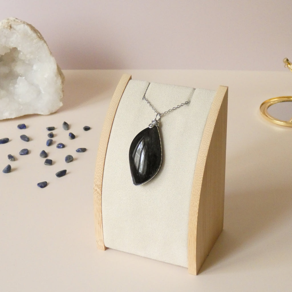 Pendentif en obsidienne argentée – 5,1 cm