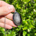 Pendentif en obsidienne argentée – 4,4 cm