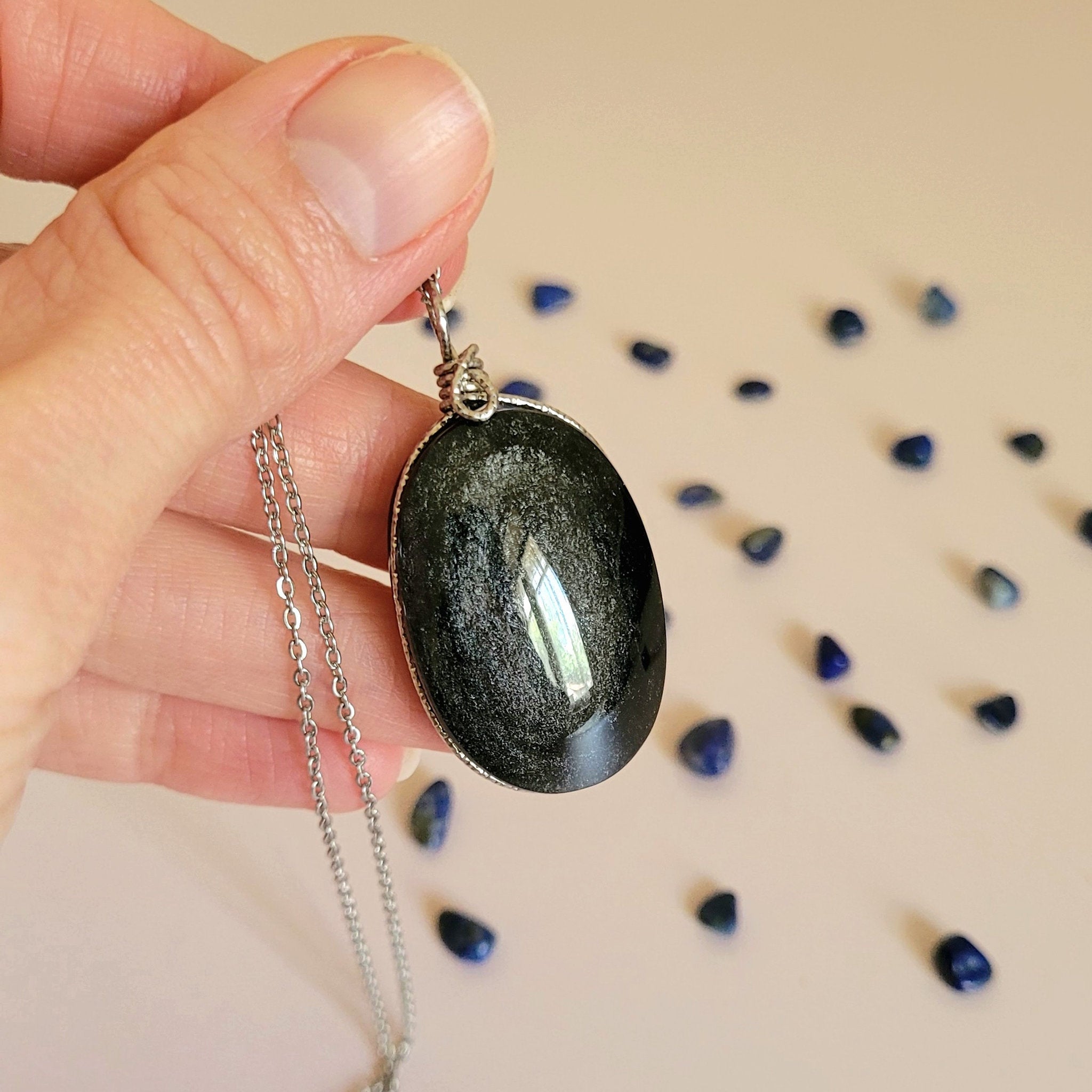 Pendentif en obsidienne argentée – 4,4 cm