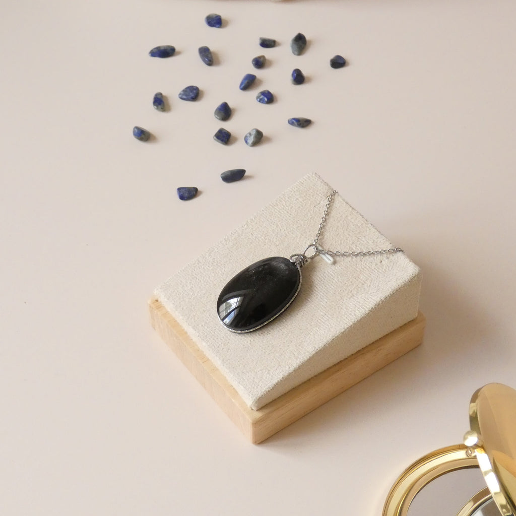 Pendentif en obsidienne argentée – 4,4 cm