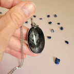 Pendentif en obsidienne argentée – 4,4 cm