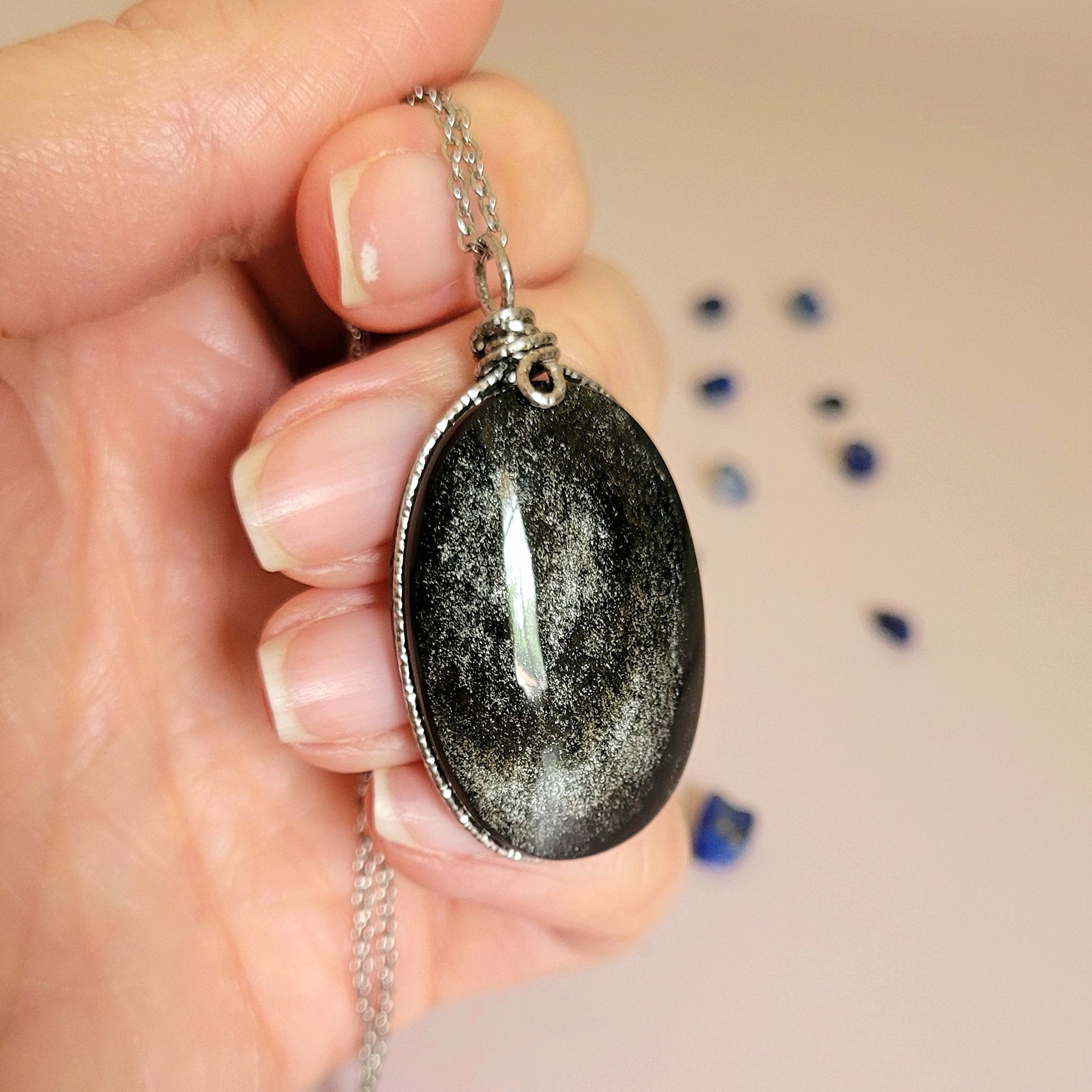 Pendentif en obsidienne argentée – 4,4 cm