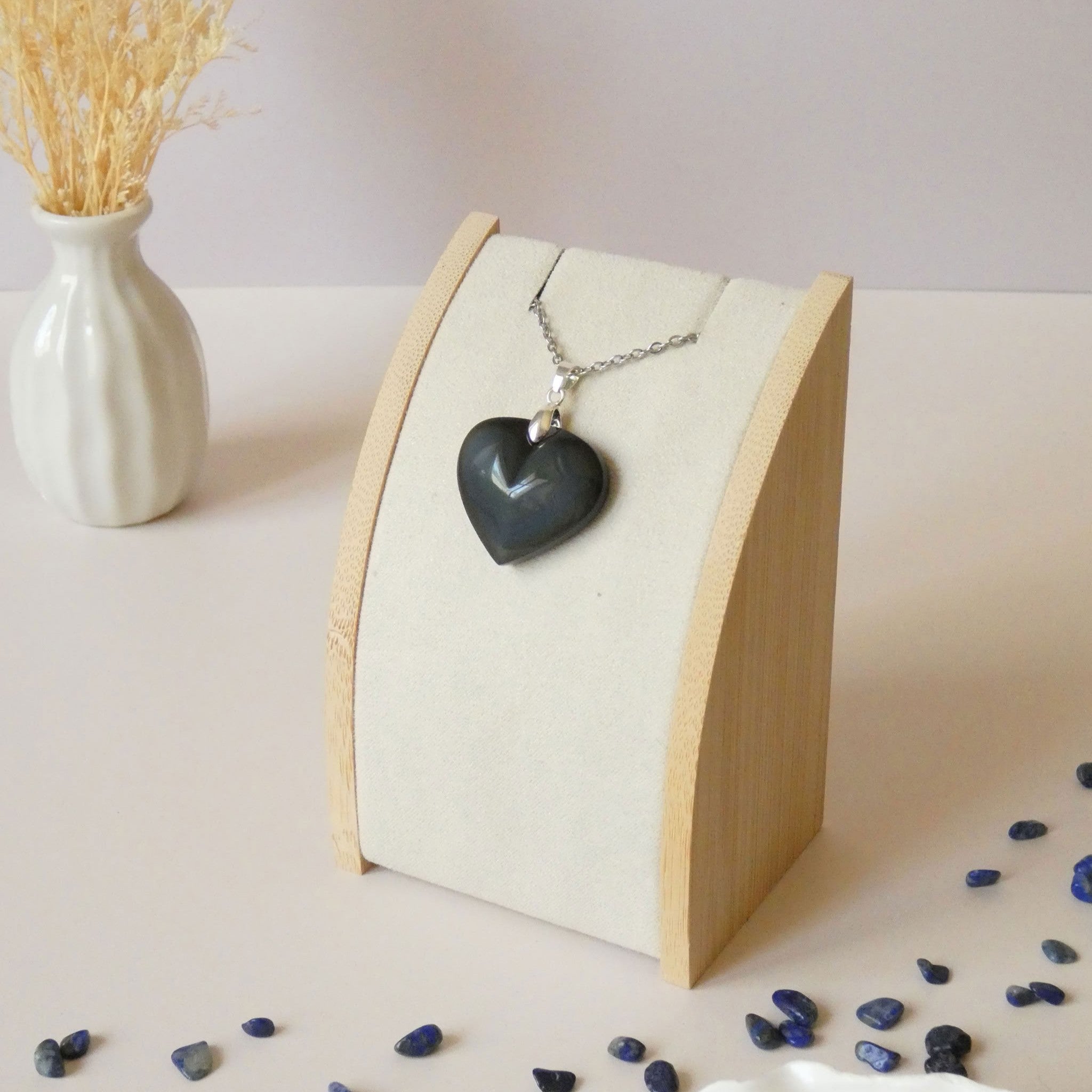 Pendentif coeur en obsidienne oeil céleste 2,6 cm bélière argentée