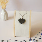 Pendentif coeur en obsidienne oeil céleste 2,6 cm bélière argentée