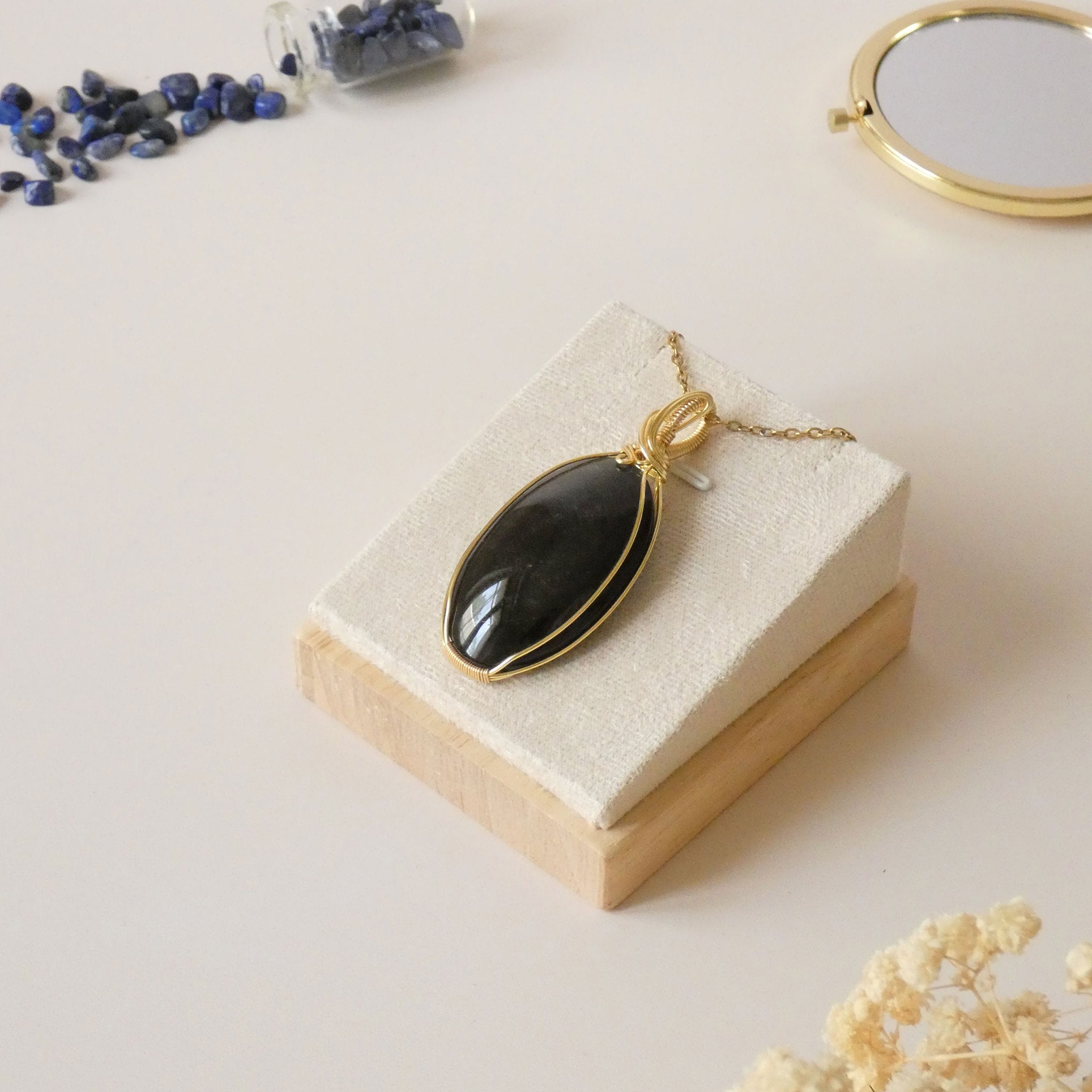 Pendentif obsidienne dorée 6,2 cm wire wrapping doré