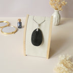 Pendentif obsidienne manta huichol 4,7 cm bélière argentée