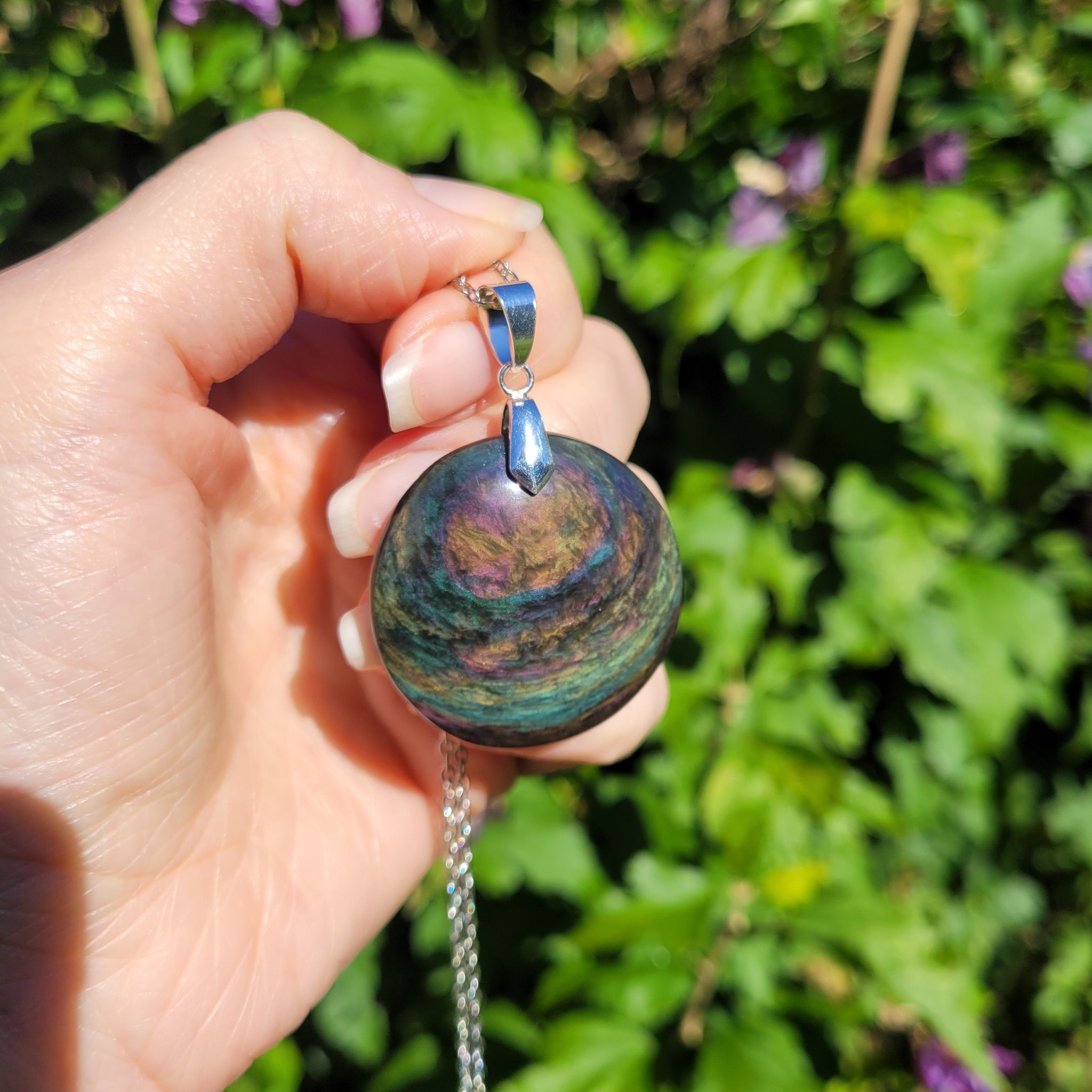 Pendentif obsidienne manta huichol 3,5 cm bélière argentée