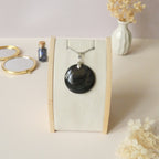 Pendentif obsidienne manta huichol 3,5 cm bélière argentée