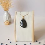 Pendentif obsidienne manta huichol 3,5 cm – Bélière dorée