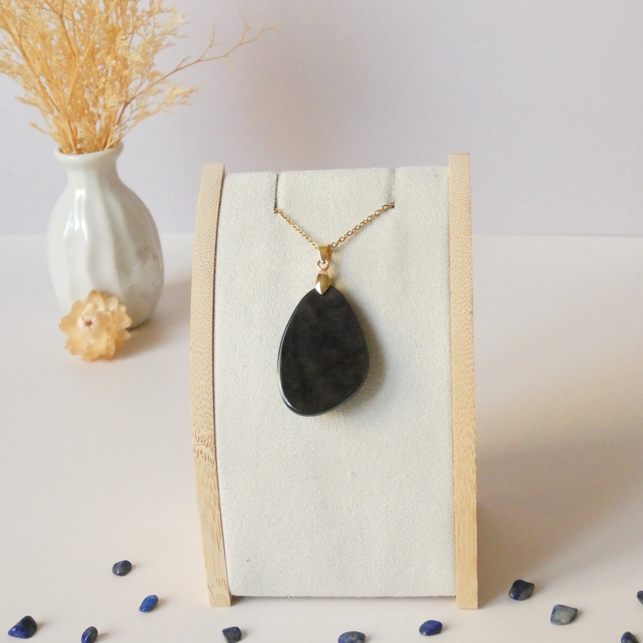 Pendentif obsidienne manta huichol 3,5 cm – Bélière dorée