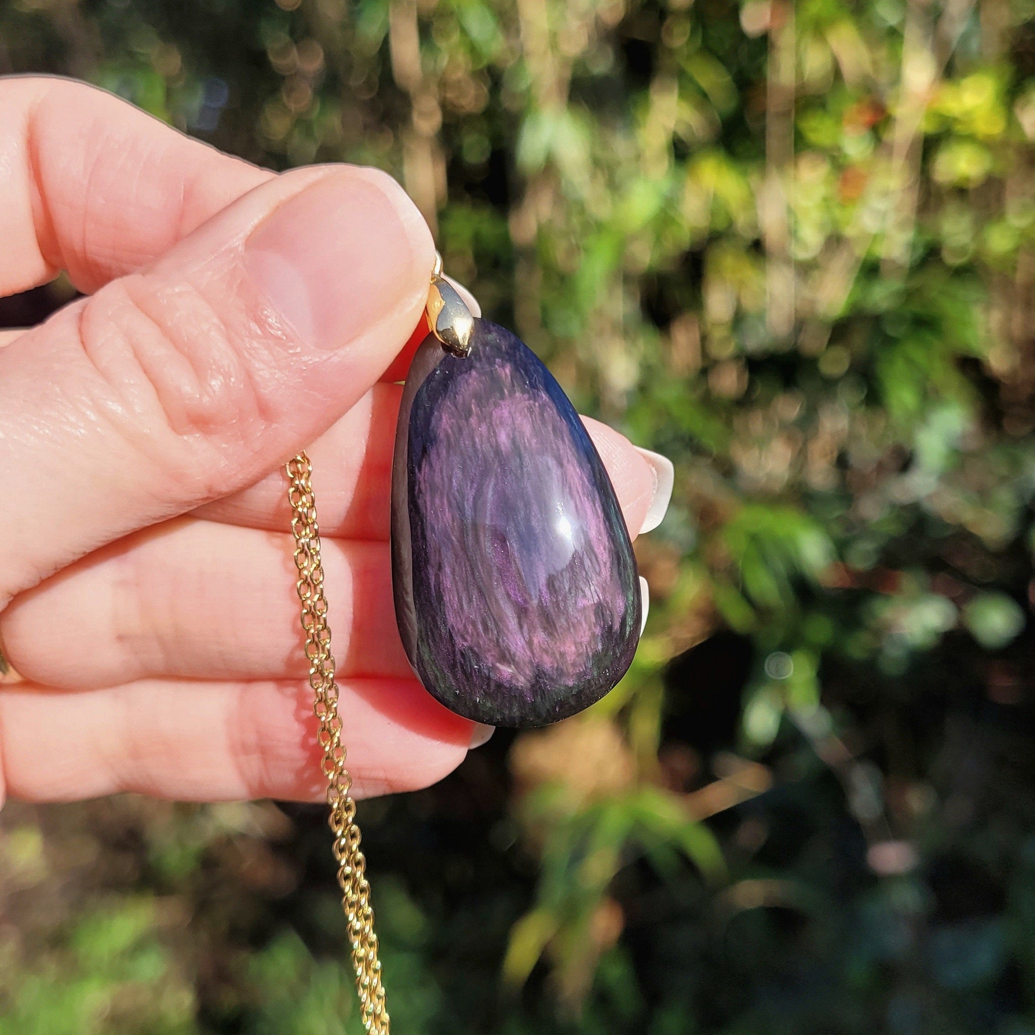 Pendentif obsidienne manta huichol 3,8 cm – Bélière dorée