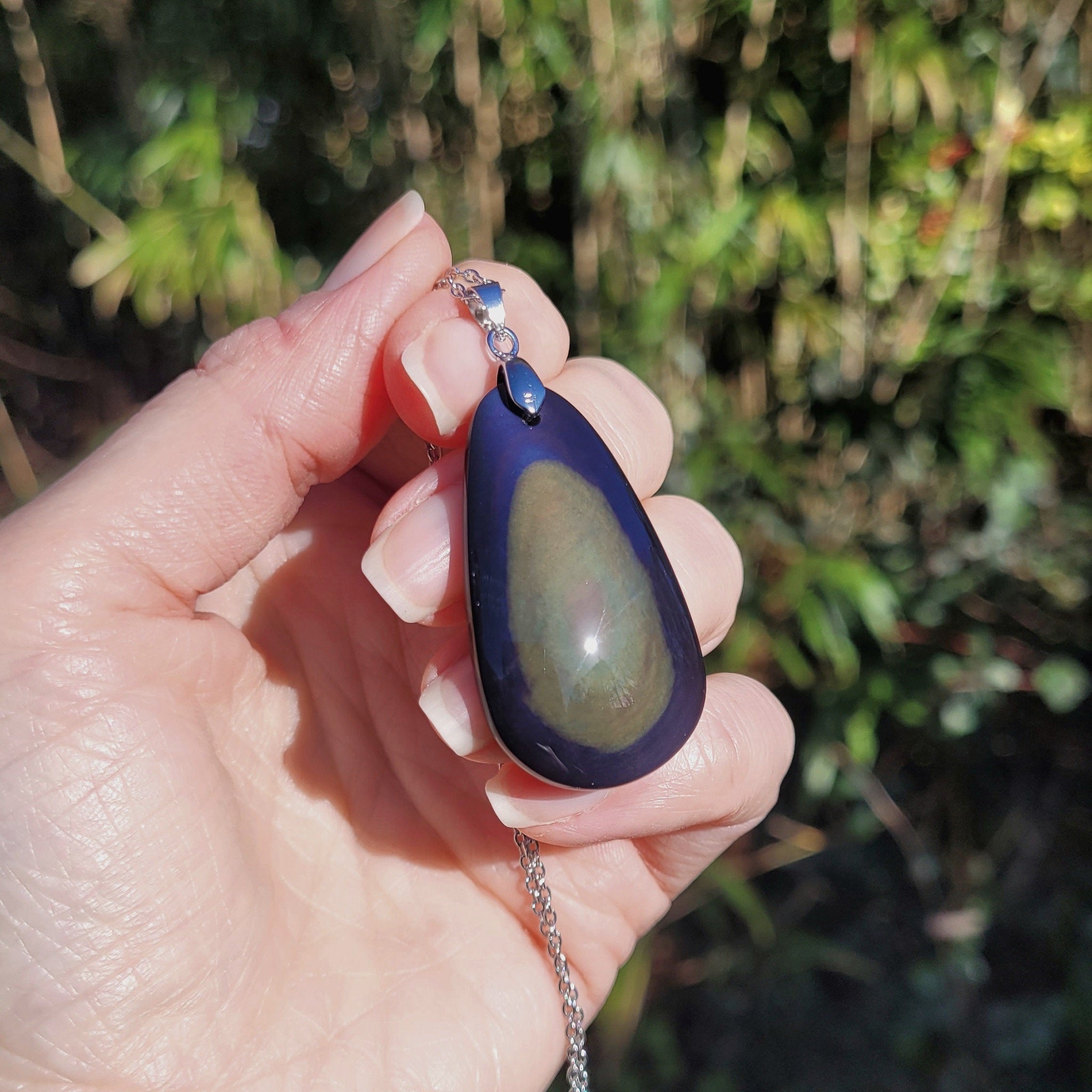 Pendentif obsidienne manta huichol 4,1 cm – Bélière argentée