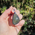 Pendentif obsidienne manta huichol 3,5 cm – Bélière argentée