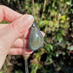 Pendentif obsidienne manta huichol 3,5 cm – Bélière argentée