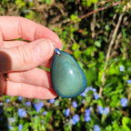 Pendentif obsidienne manta huichol 4 cm bélière argentée