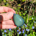 Pendentif obsidienne manta huichol 4 cm bélière argentée