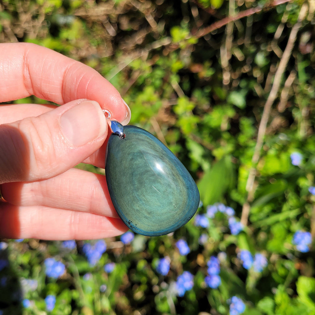 Pendentif obsidienne manta huichol 4 cm bélière argentée