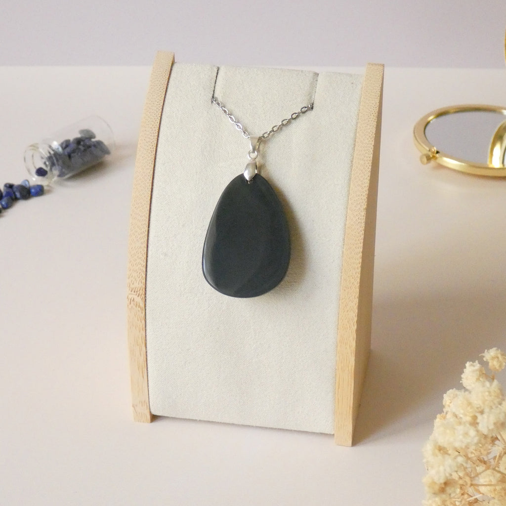 Pendentif obsidienne manta huichol 4 cm bélière argentée