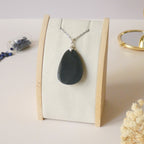 Pendentif obsidienne manta huichol 4 cm bélière argentée