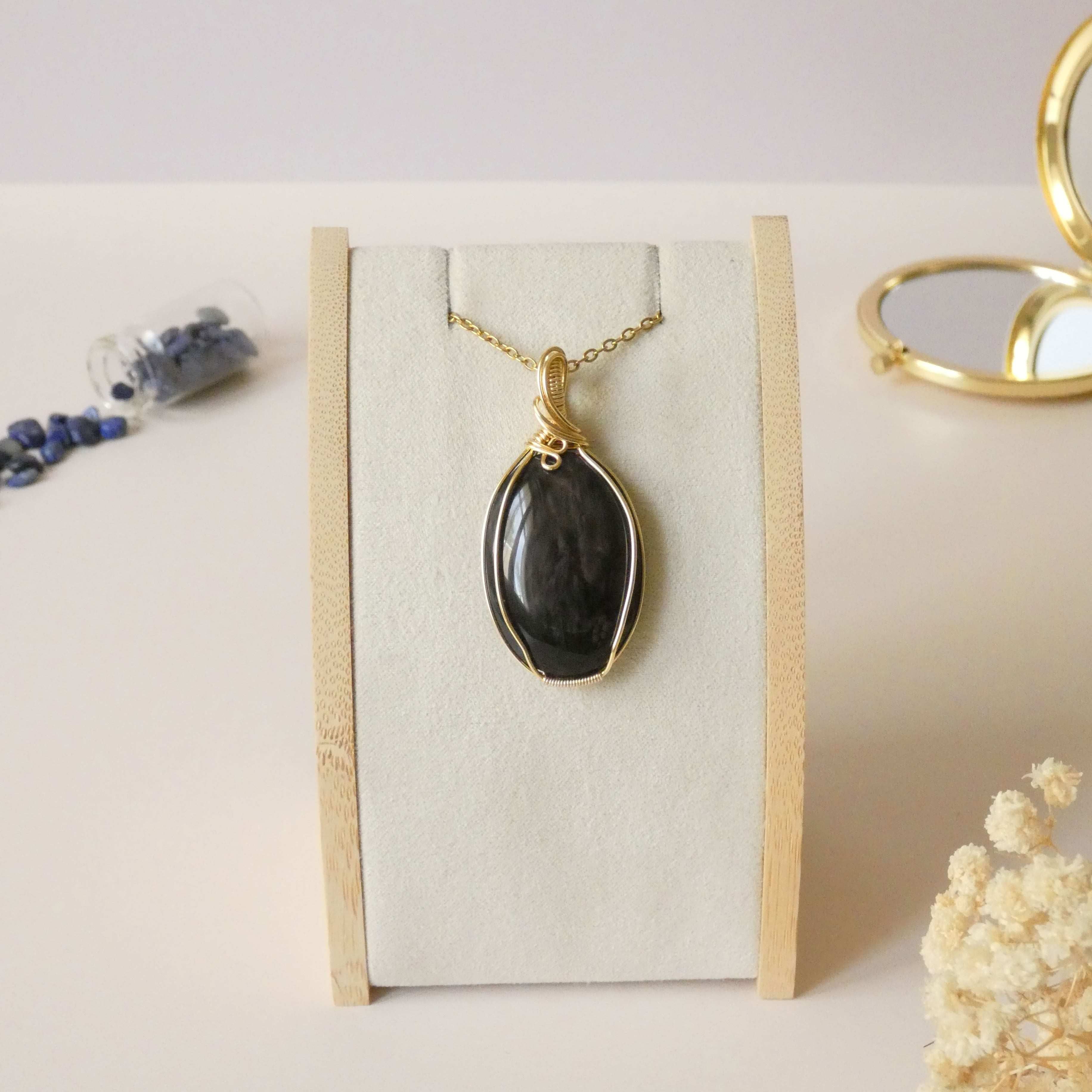 Pendentif en obsidienne manta huichol – 5,2 cm