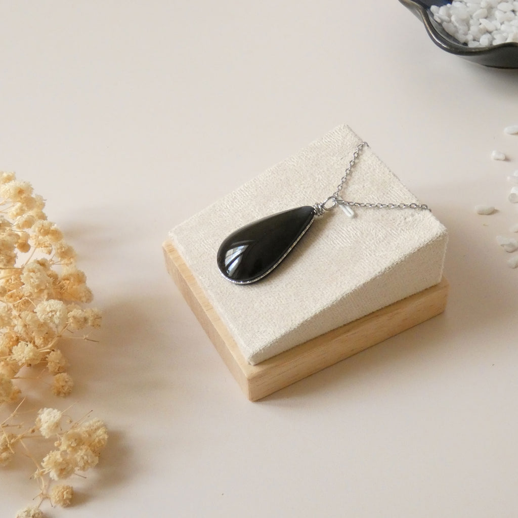 Pendentif obsidienne manta huichol 4,8 cm wire wrapping