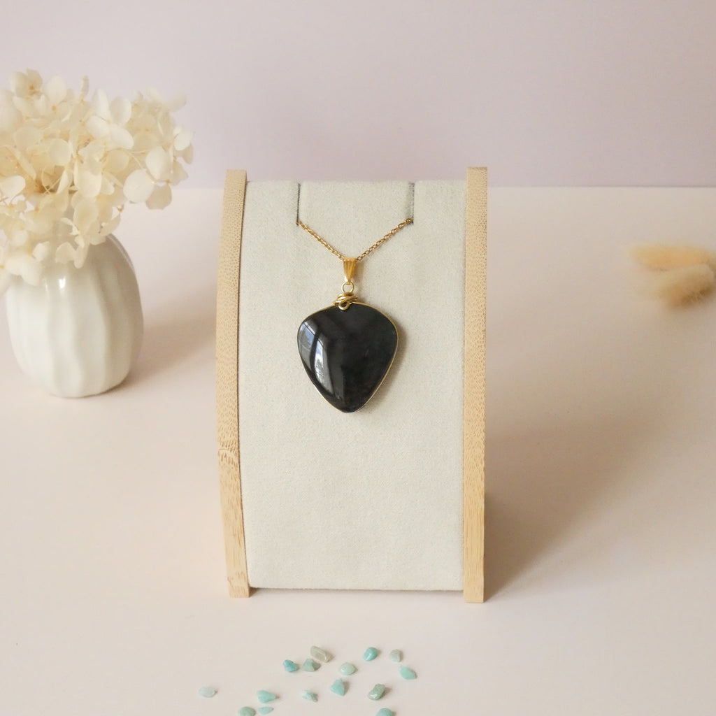 Pendentif en obsidienne manta huichol – 3,1 cm