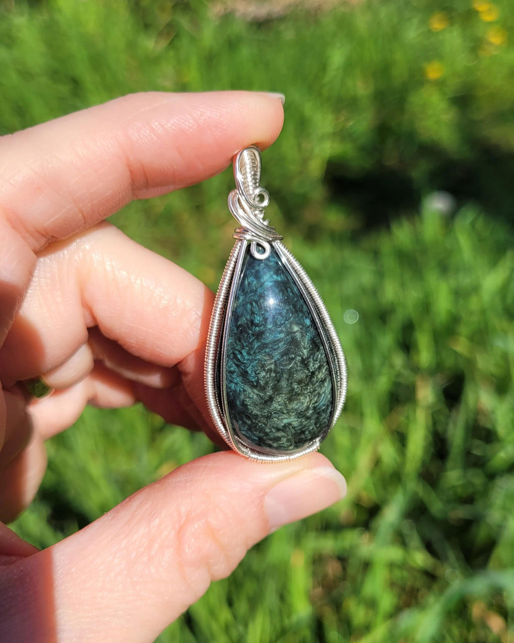 Pendentif obsidienne manta huichol - wire wrapping argenté - pierre naturelle