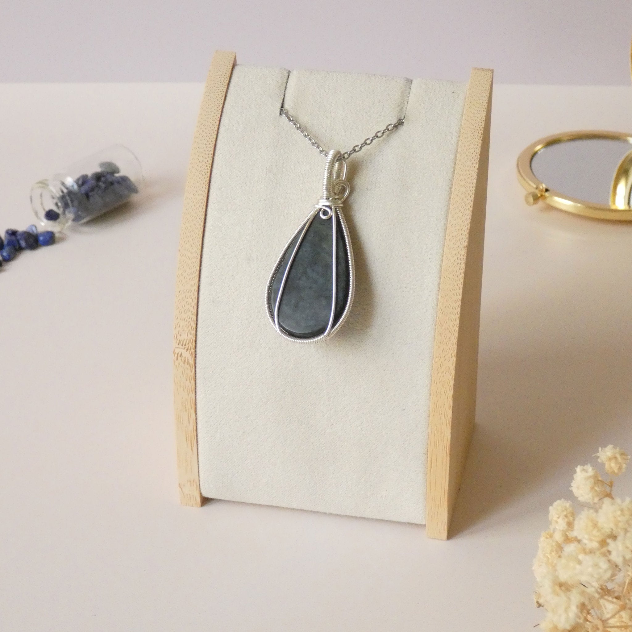 Pendentif obsidienne manta huichol - wire wrapping argenté - pierre naturelle