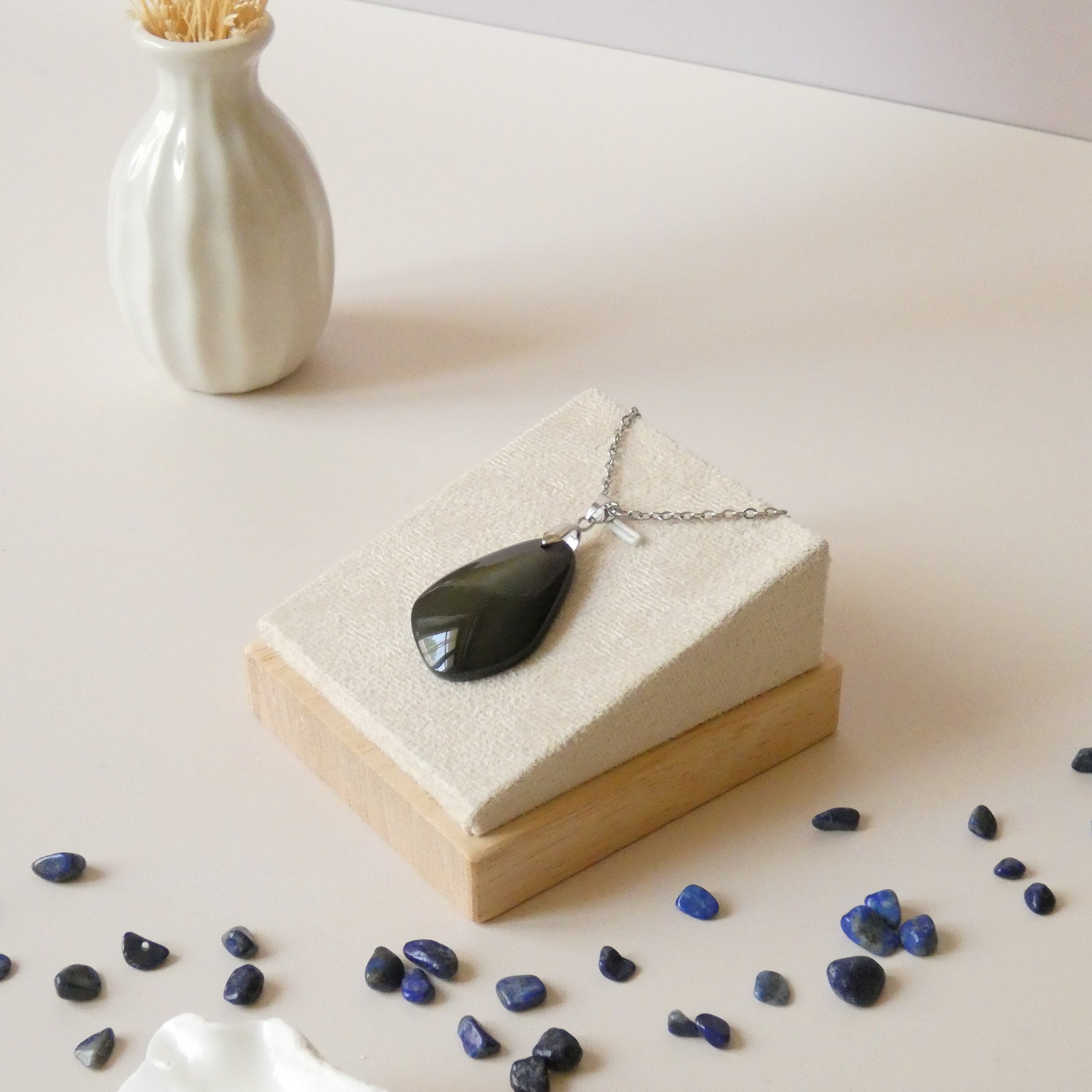 Pendentif en obsidienne oeil céleste 3,3 cm bélière argentée