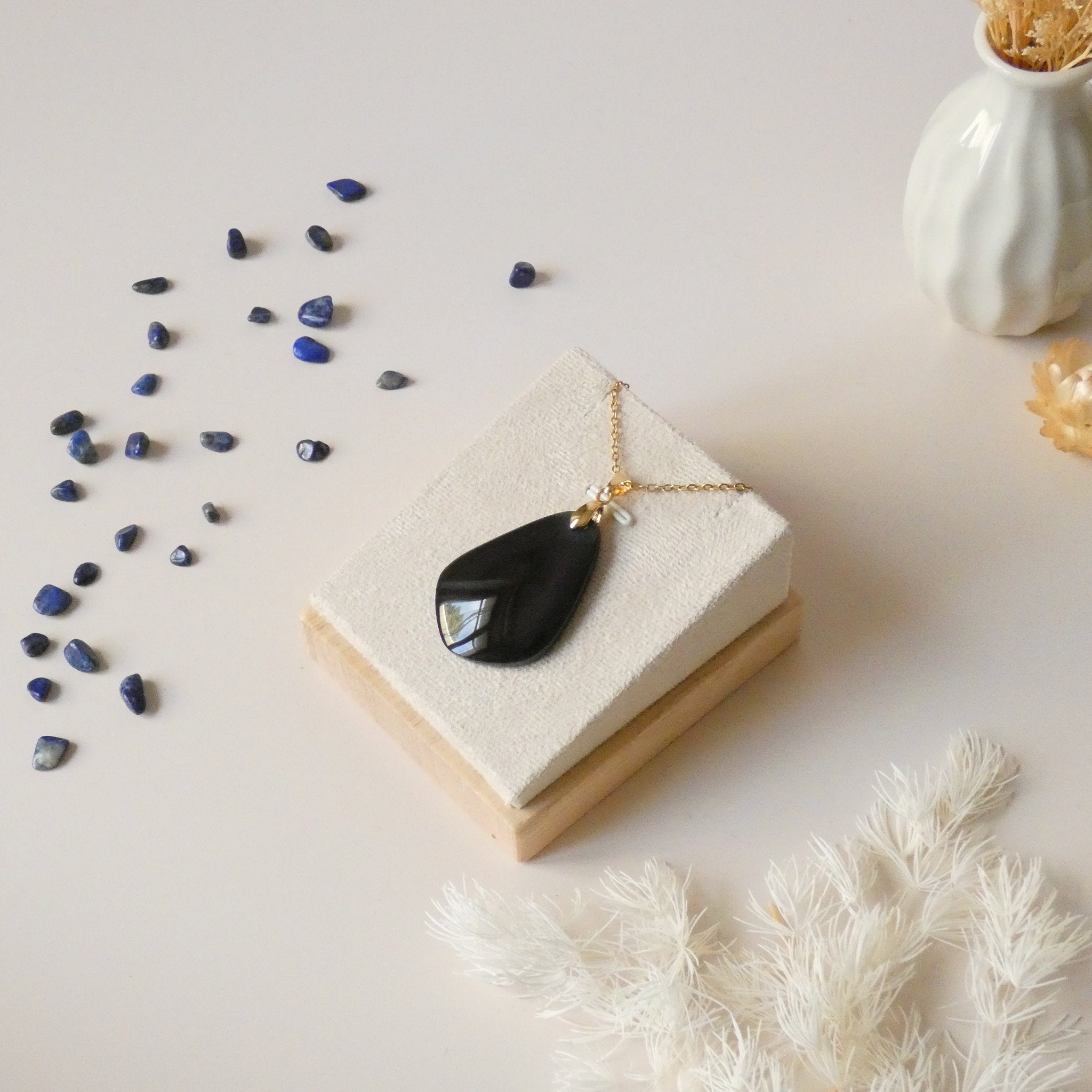 Pendentif obsidienne œil céleste – bleu et violet – 3,9 cm