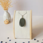 Pendentif obsidienne œil céleste – tons verts – 3,7 cm
